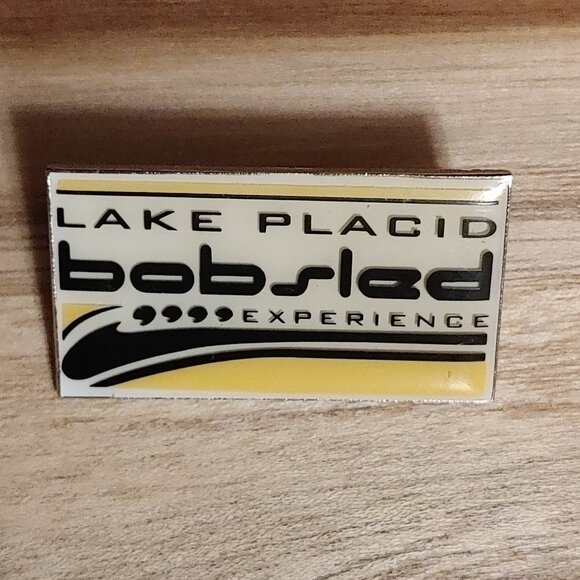 LAKE PLACID Bobsled Experience Pin Gold Tone Butterfly Clasp - Picture 1 of 4